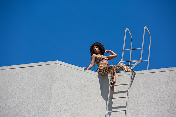 Elle-AIme-Photography - Red Bone Window Portraits-3