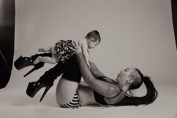 Leah Marie Studio - Jess and Ophelia BW-11