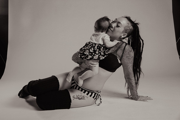 Leah Marie Studio - Jess and Ophelia BW-12