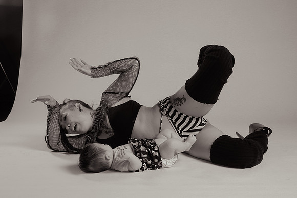 Leah Marie Studio - Jess and Ophelia BW-20