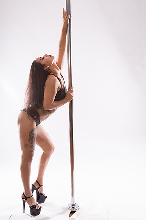 Elle Aime Photography by Leah Marie - Cheseray Pole (11 of 27)