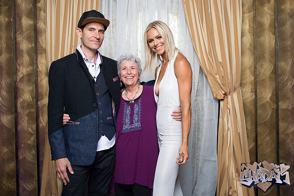 ElleAimePhotographybyLeahMarie-ShadamPhotoBooth-214