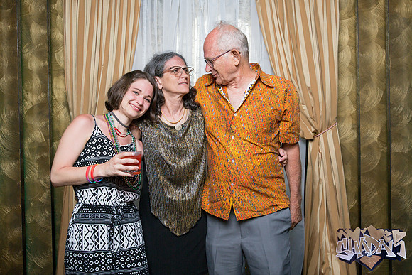 ElleAimePhotographybyLeahMarie-ShadamPhotoBooth-218