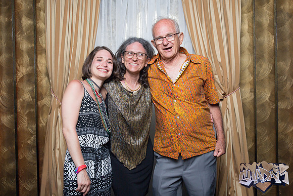 ElleAimePhotographybyLeahMarie-ShadamPhotoBooth-220