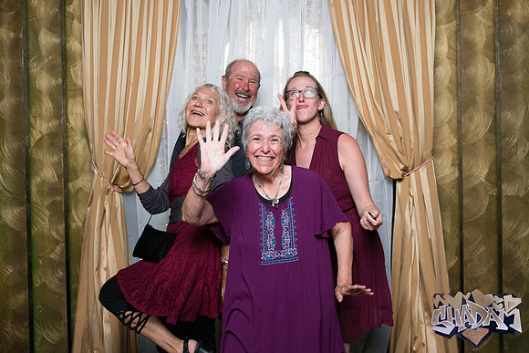 ElleAimePhotographybyLeahMarie-ShadamPhotoBooth-234