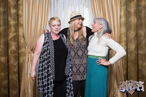 ElleAimePhotographybyLeahMarie-ShadamPhotoBooth-250