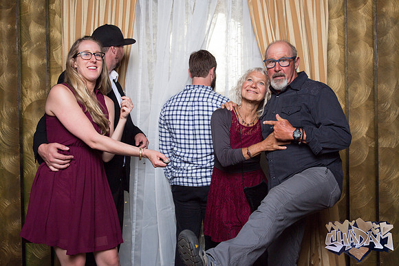 ElleAimePhotographybyLeahMarie-ShadamPhotoBooth-260