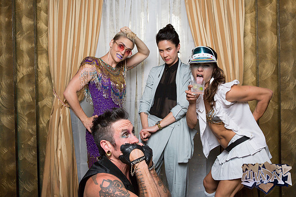 ElleAimePhotographybyLeahMarie-ShadamPhotoBooth-387