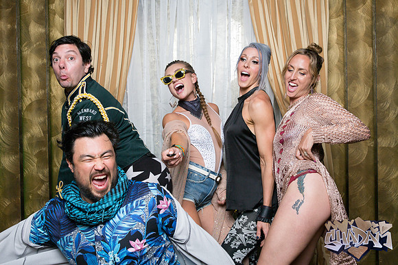 ElleAimePhotographybyLeahMarie-ShadamPhotoBooth-456