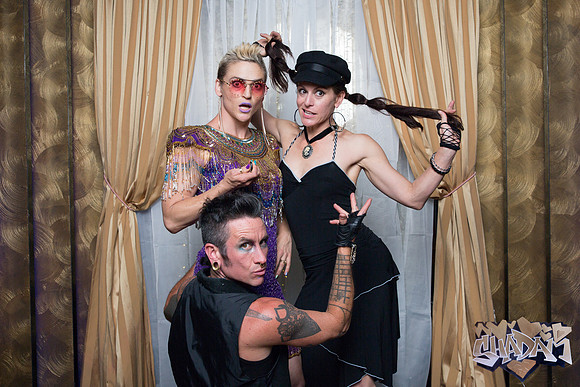 ElleAimePhotographybyLeahMarie-ShadamPhotoBooth-480