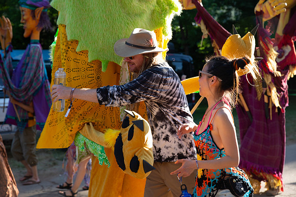 Leah-Marie-Studio-Giant-Puppets-Save-The-World-18