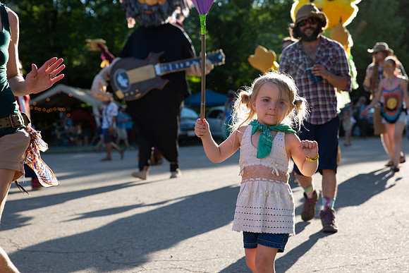 Leah-Marie-Studio-Giant-Puppets-Save-The-World-21