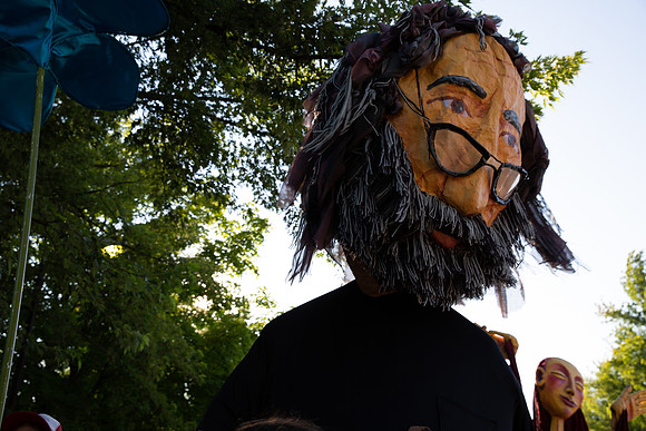 Leah-Marie-Studio-Giant-Puppets-Save-The-World-35
