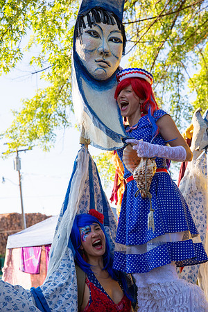 Leah-Marie-Studio-Giant-Puppets-Save-The-World-42