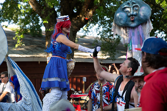 Leah-Marie-Studio-Giant-Puppets-Save-The-World-49