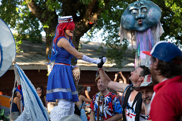 Leah-Marie-Studio-Giant-Puppets-Save-The-World-50