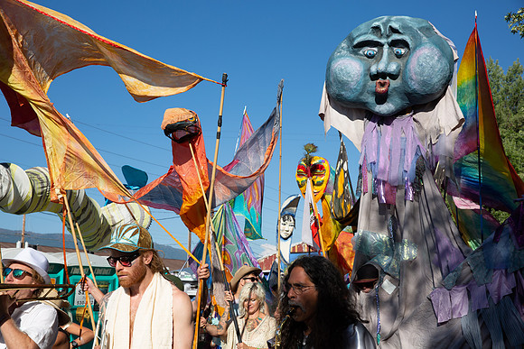 Leah-Marie-Studio-Giant-Puppets-Save-The-World-24