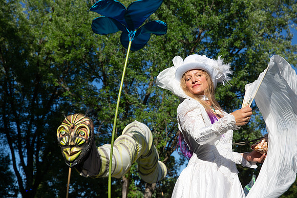 Leah-Marie-Studio-Giant-Puppets-Save-The-World-50