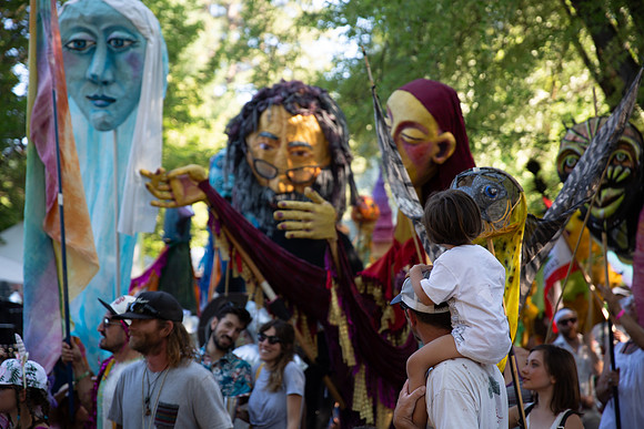 Leah-Marie-Studio-Giant-Puppets-Save-The-World-66