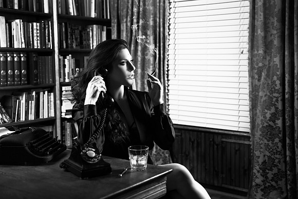 1Femme Fatale-1