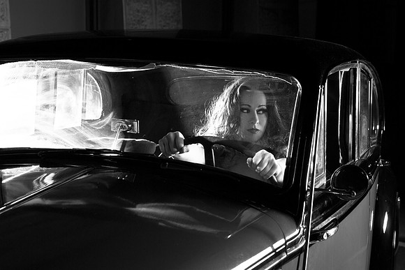 4Femme Fatale-11
