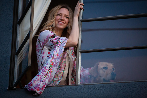 Leah-Marie-Studio-Michelle Window Portraits-113