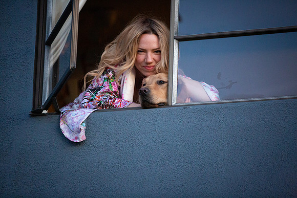 Leah-Marie-Studio-Michelle Window Portraits-115