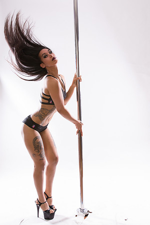 Elle Aime Photography by Leah Marie - Cheseray Pole (15 of 27)